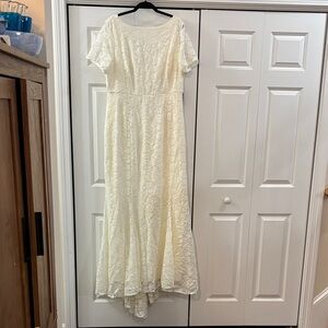 Torrid Ivory Lace Bridal Gown